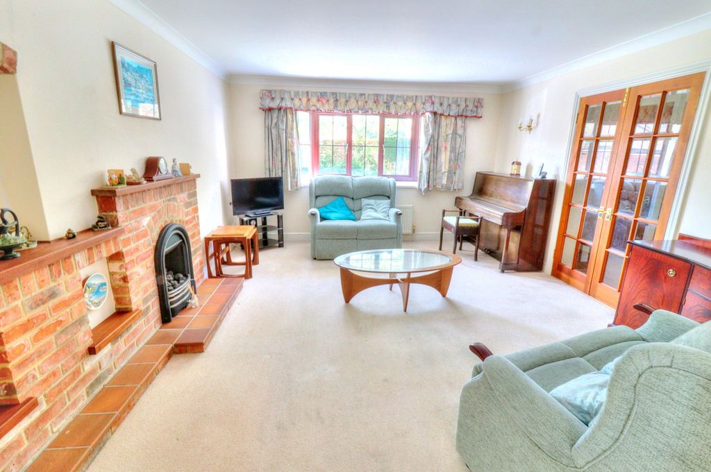 Property photo 2 of 14