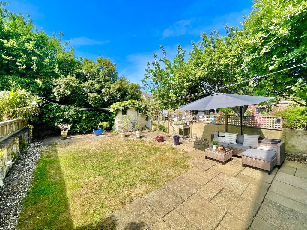 Property photo 2 of 33