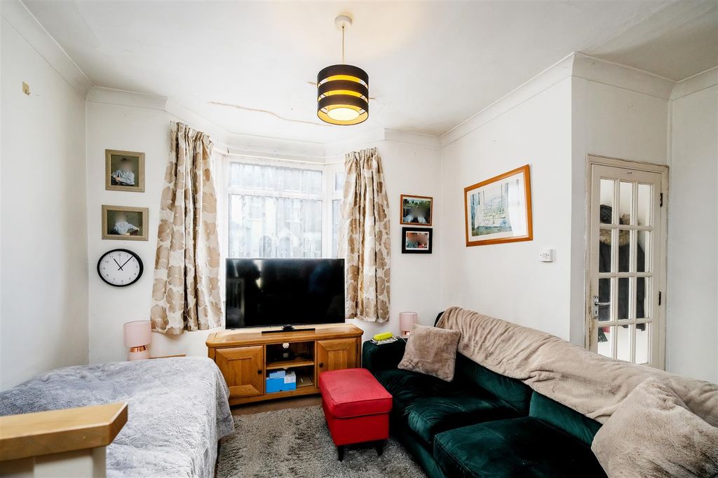 Property photo 3 of 22