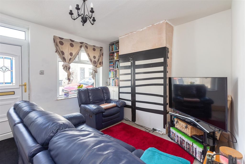 Property photo 2 of 13