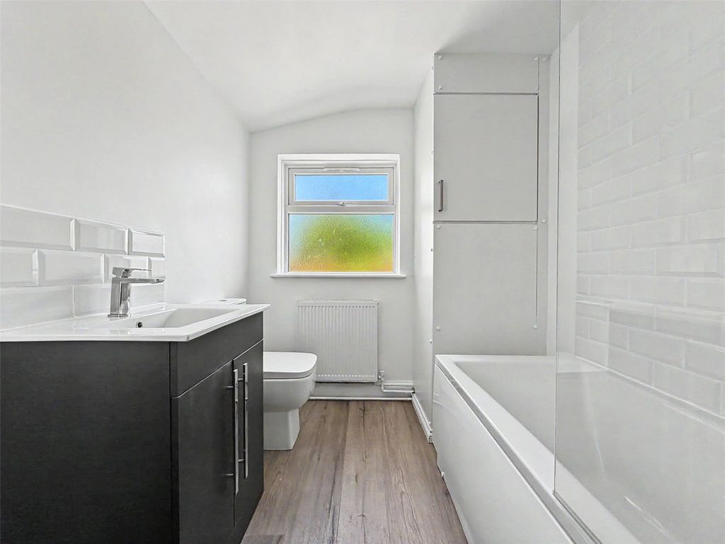 Property photo 2 of 14 Picture No. 24