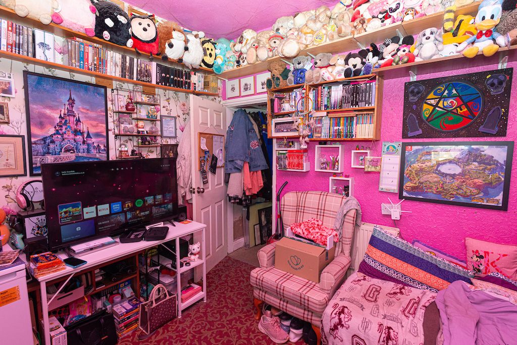 Property photo 2 of 19