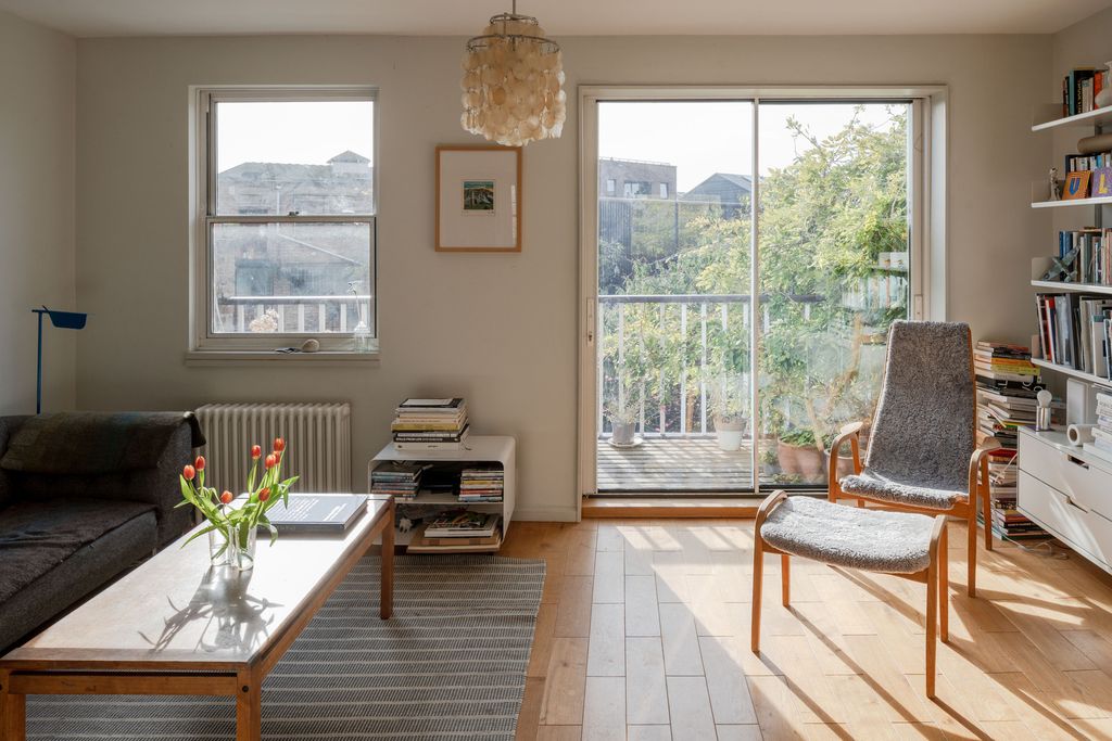 Property photo 1 of 29 318624 - Vicar's Close, London E9 - High Res-07166.Jpg