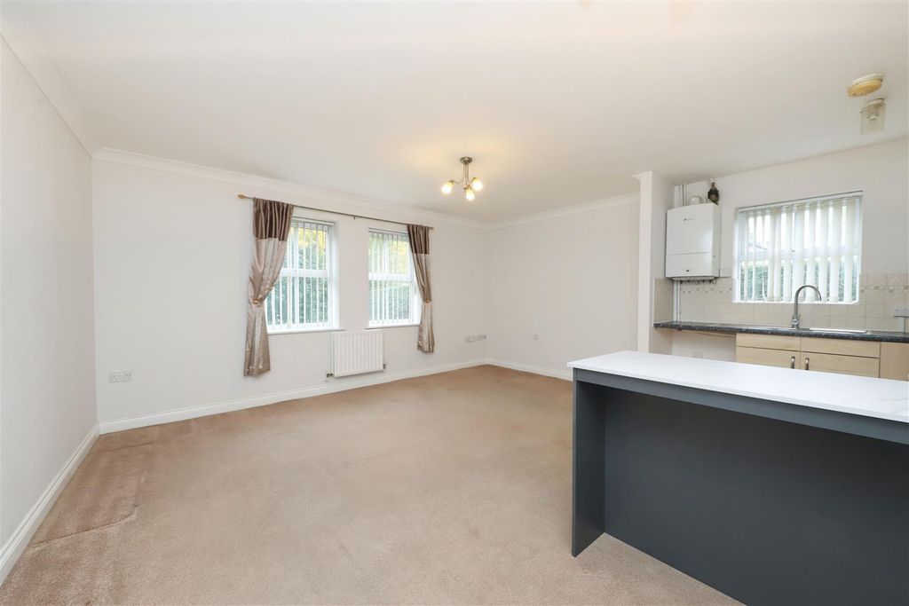 Property photo 3 of 10 Kitchen/Living Area