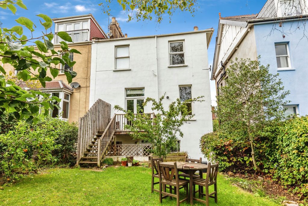 Property photo 2 of 16