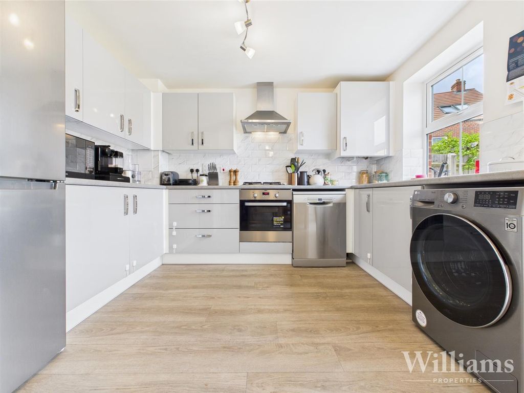 Property photo 2 of 16 Cam02861G0-Pr0409-Still007.Jpg