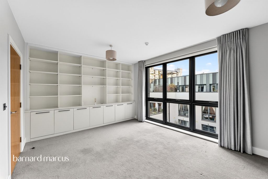 Property photo 3 of 10