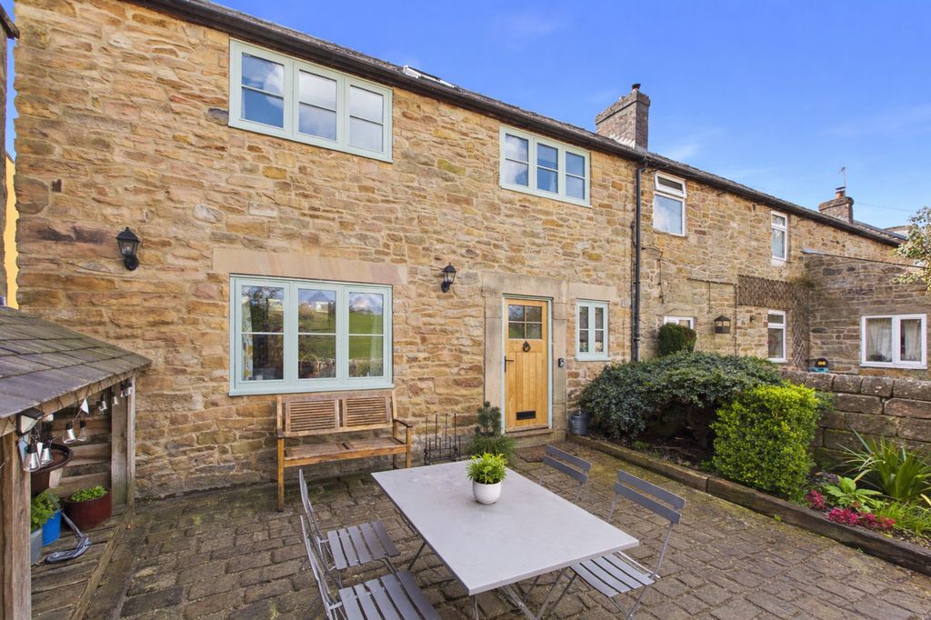 Property photo 1 of 46 Front Of Home