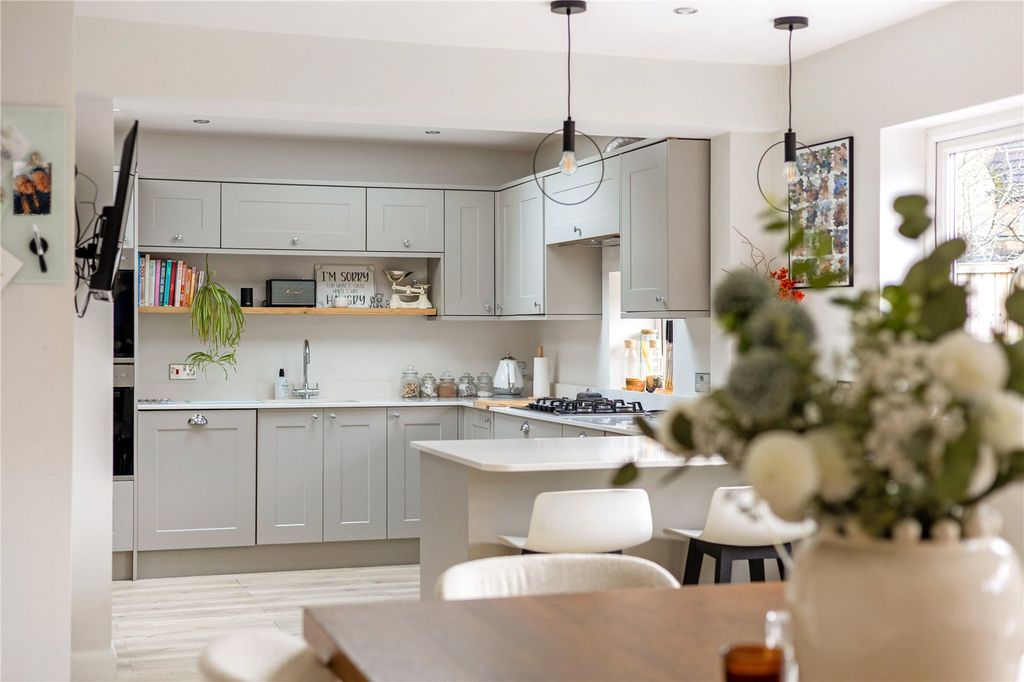 Property photo 2 of 15 2