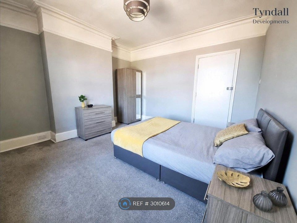 Property photo 3 of 9 Private Bedroom