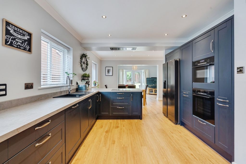 Property photo 2 of 22 Pbox-Img.Jpg