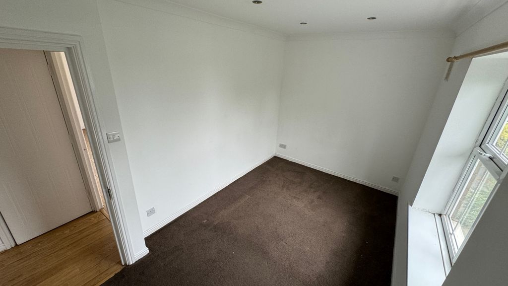 Property photo 3 of 3