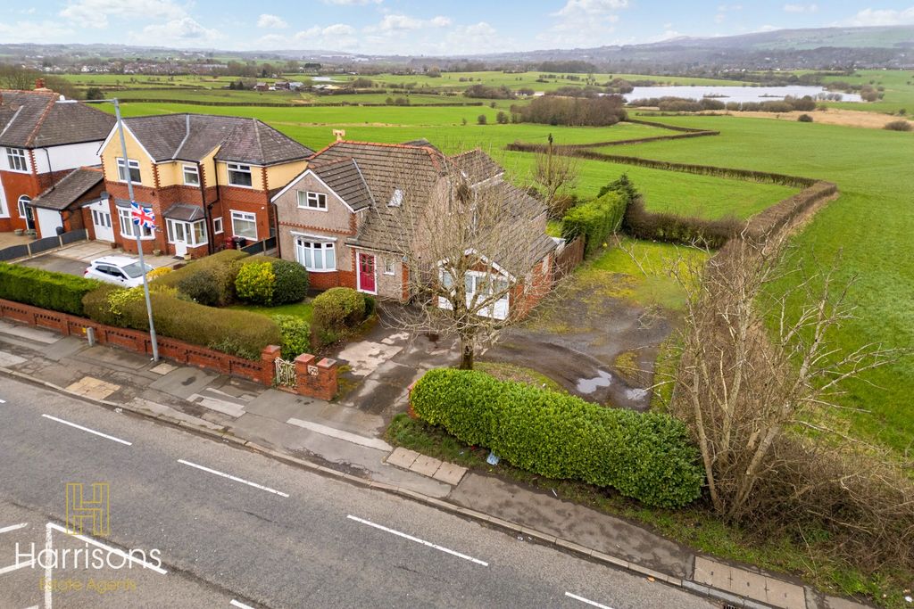 Property photo 2 of 48 4964162