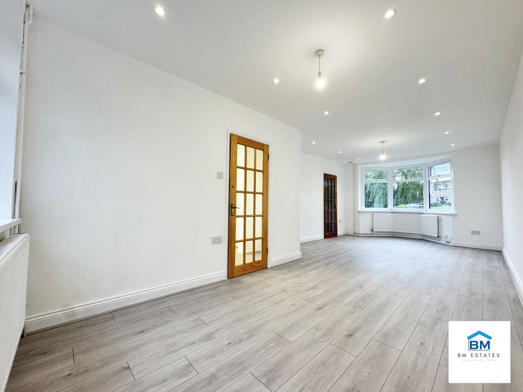 Property photo 2 of 9 Reception Facing Window