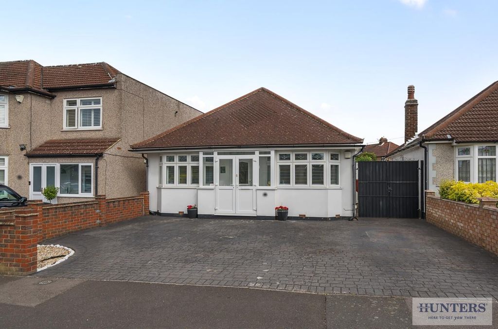 Property photo 1 of 20 External
