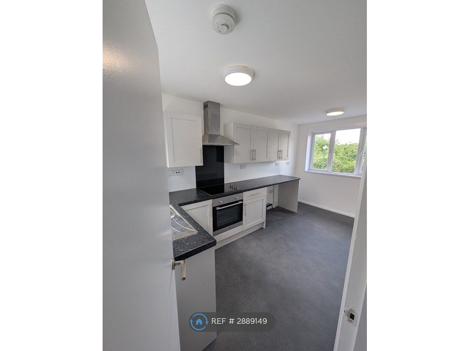 Property photo 3 of 13 Kitchen