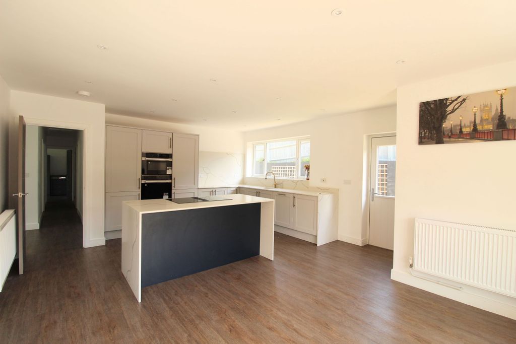 Property photo 2 of 12 Img_2995