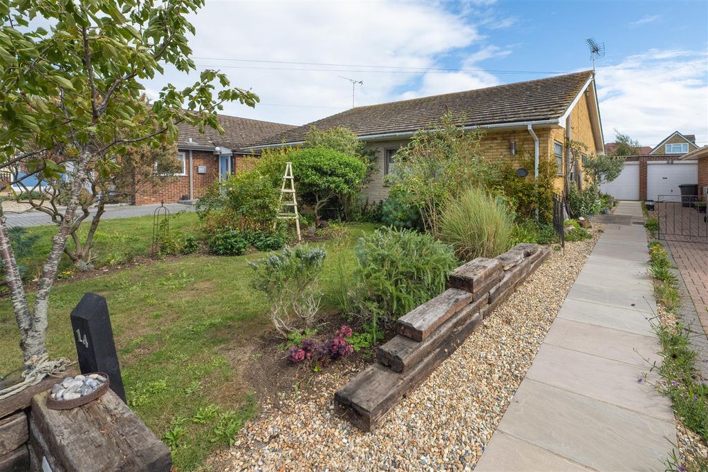 Property photo 1 of 16 Allan Road, Seasalter, Whitstable