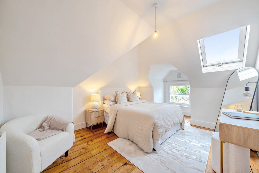 Property photo 3 of 11 Picture No. 28