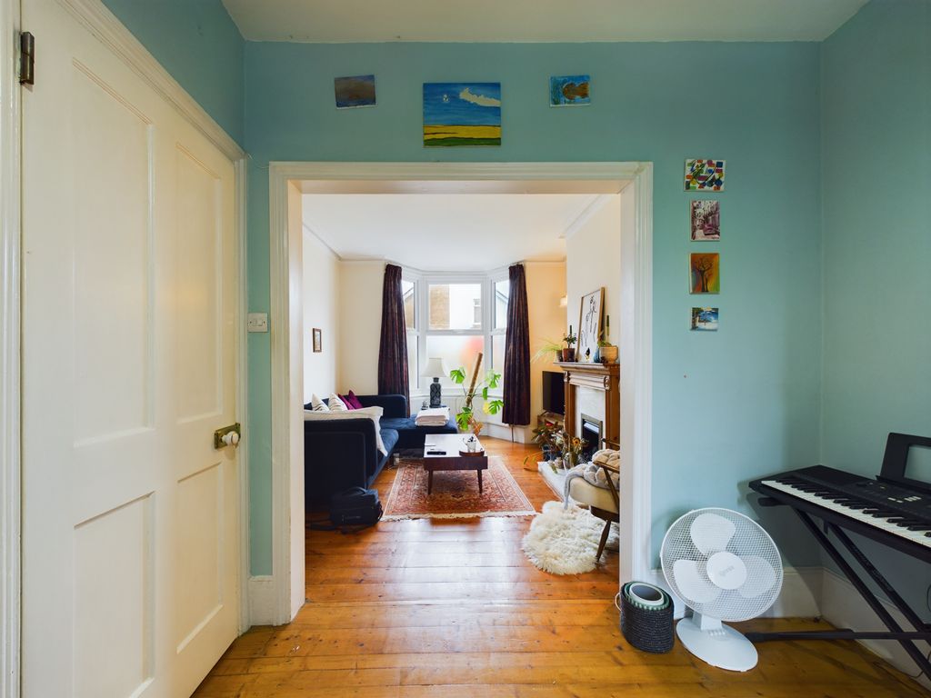 Property photo 3 of 11 Photo