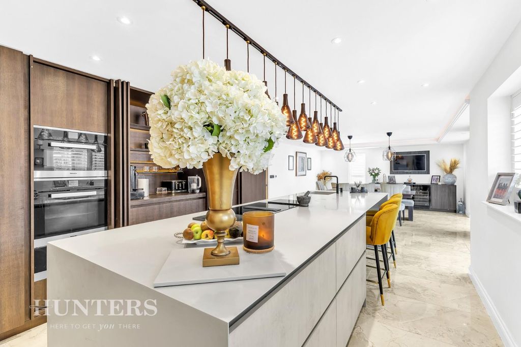 Property photo 2 of 48 Kitchen