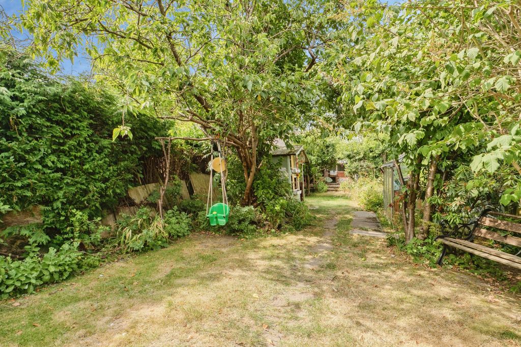 Property photo 3 of 23