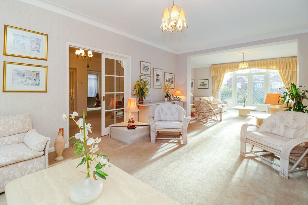 Property photo 3 of 26