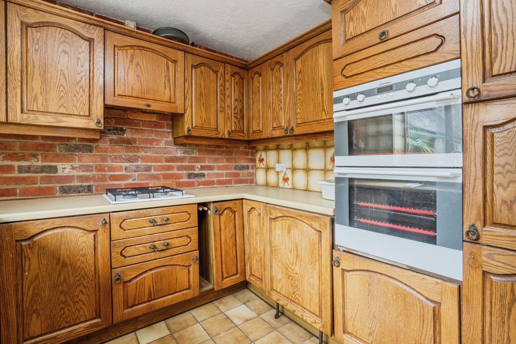 Property photo 3 of 20 Pbox-Img.Jpg