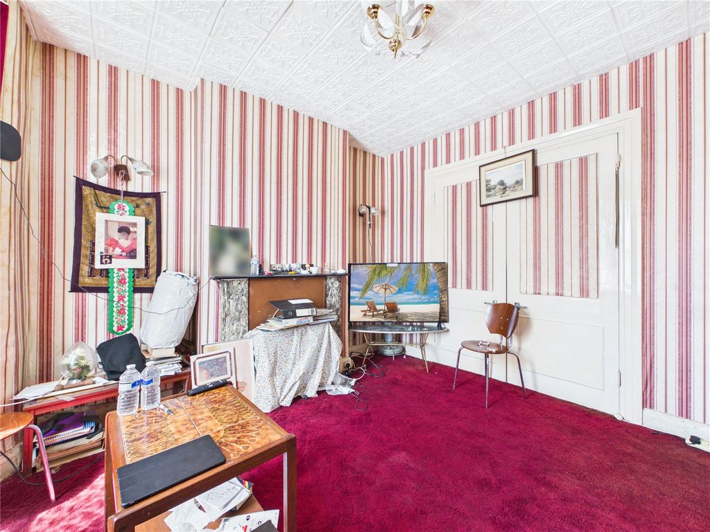 Property photo 3 of 16 Picture No. 02