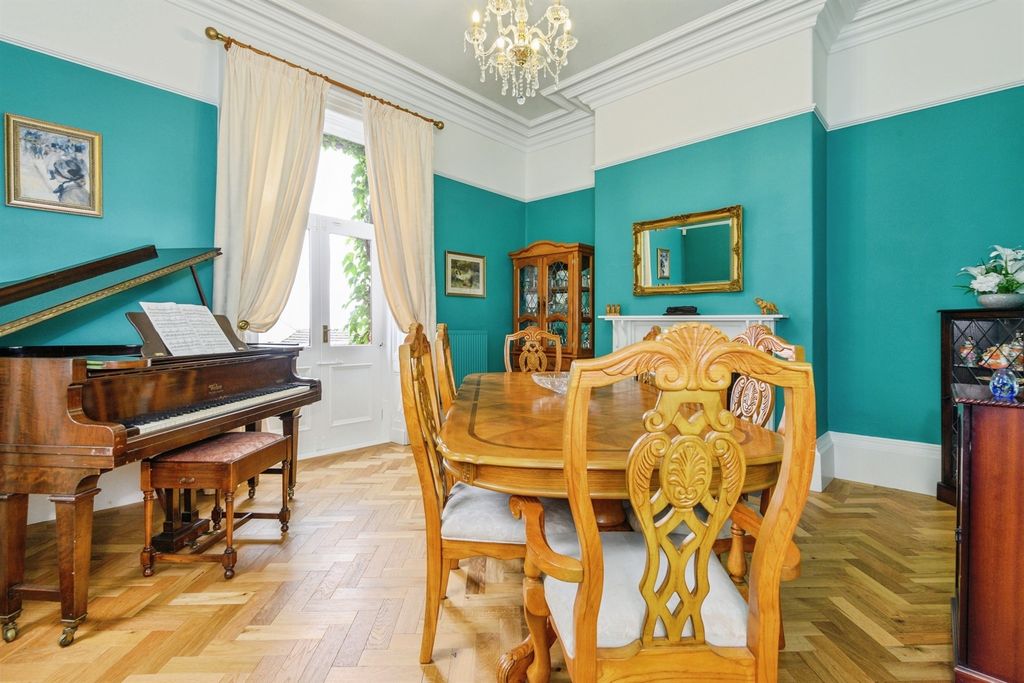 Property photo 3 of 22