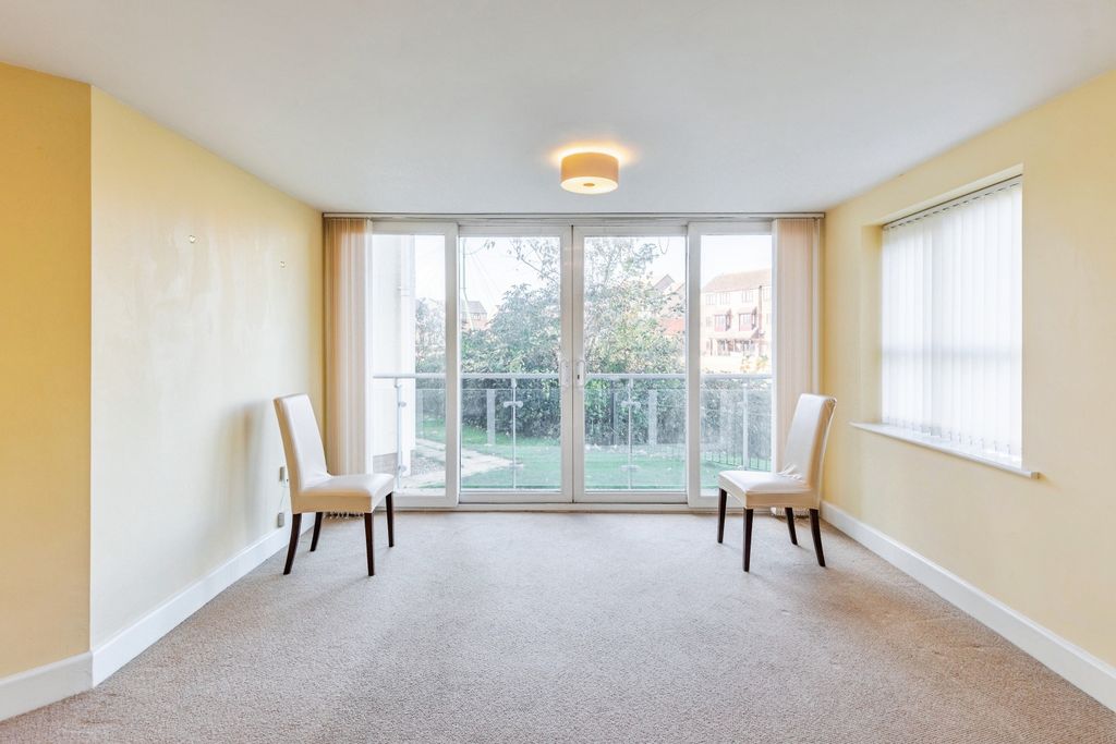 Property photo 3 of 20