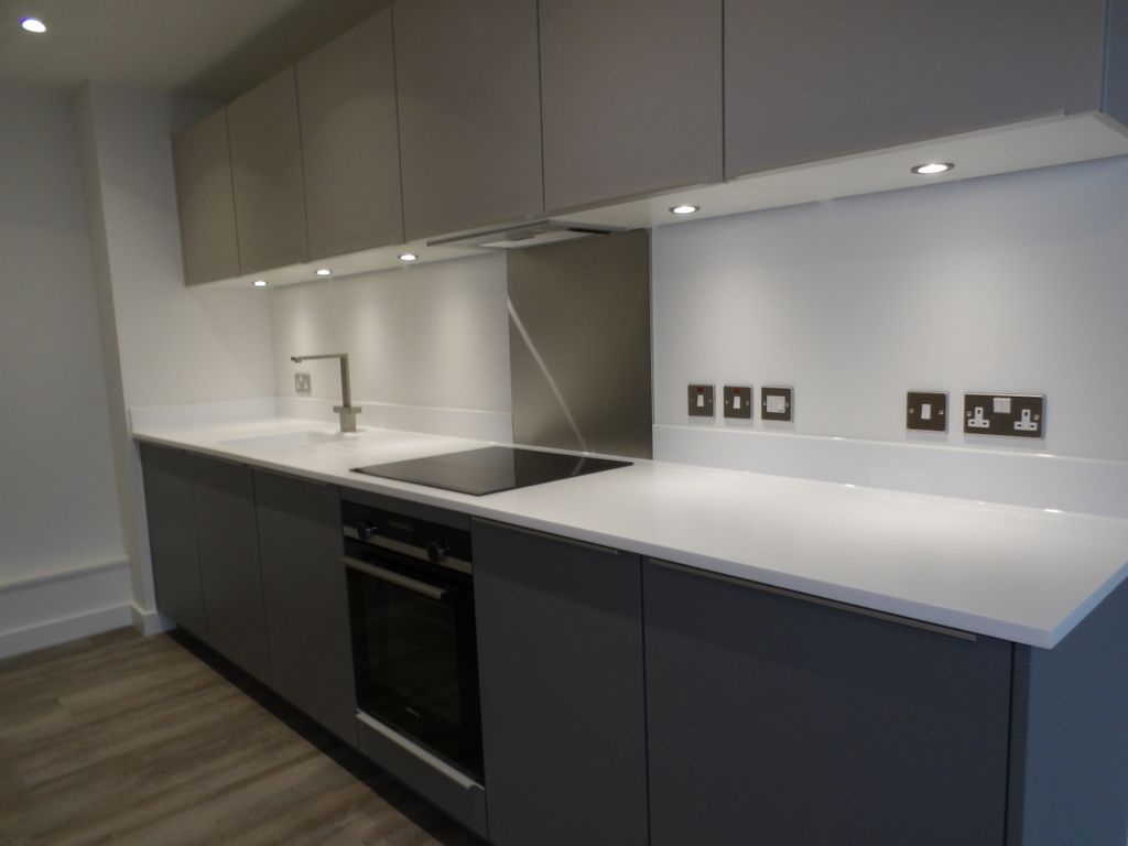 Property photo 3 of 7 Kitchen