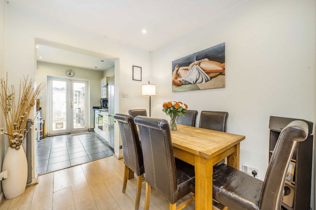 Property photo 3 of 7