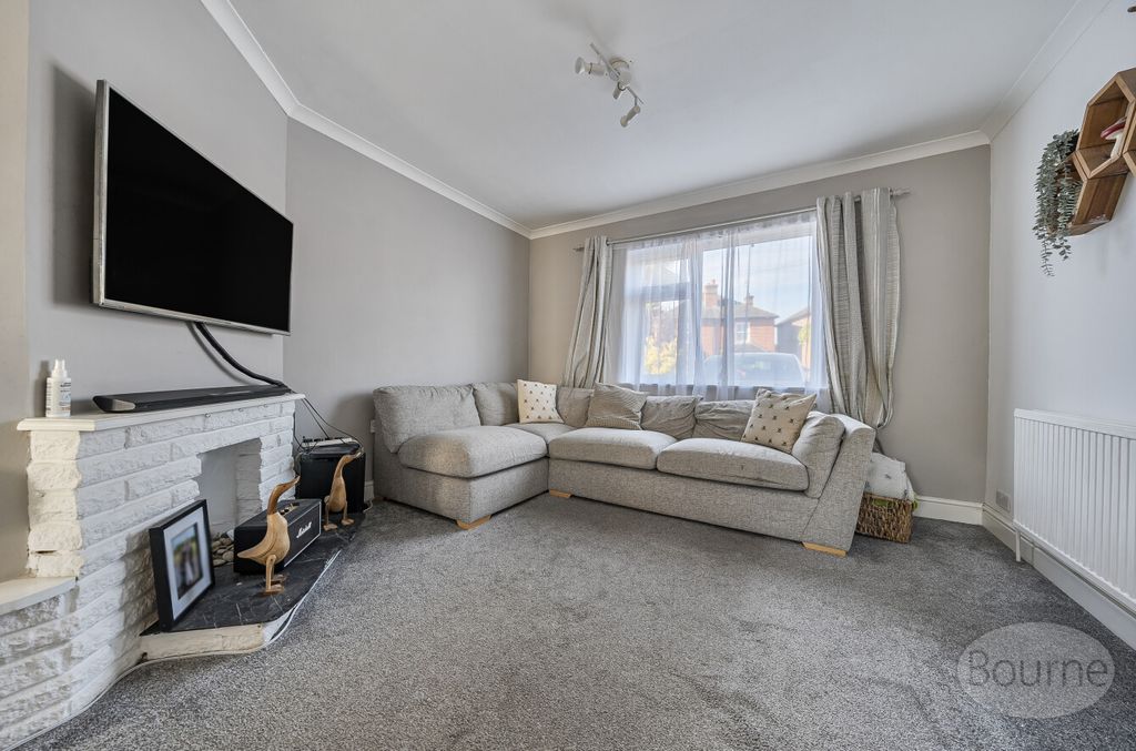 Property photo 3 of 15 cd31E67E-A013-457...