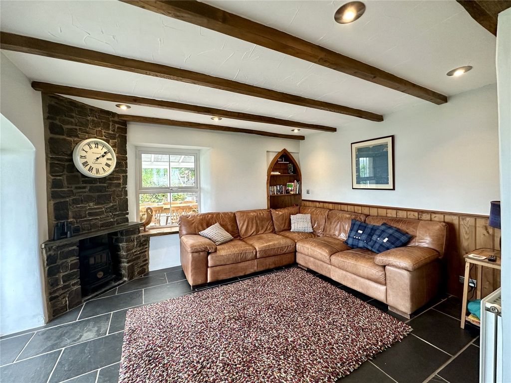 Property photo 3 of 28 Picture No. 01