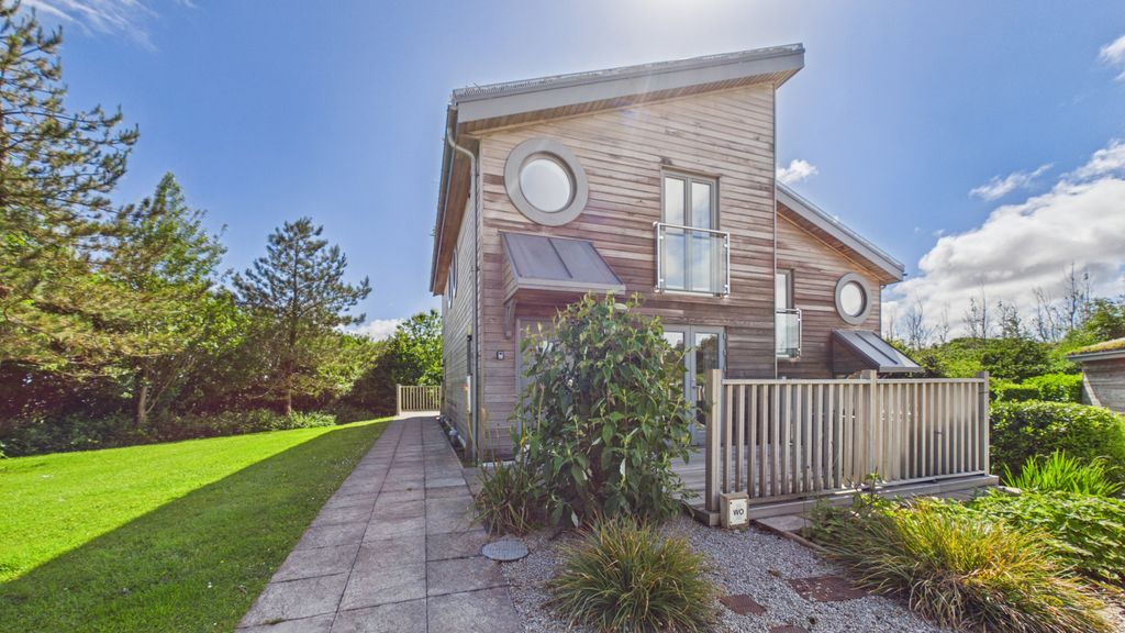 Property photo 1 of 18 1 Bedroom Semi-Detached House For Sale