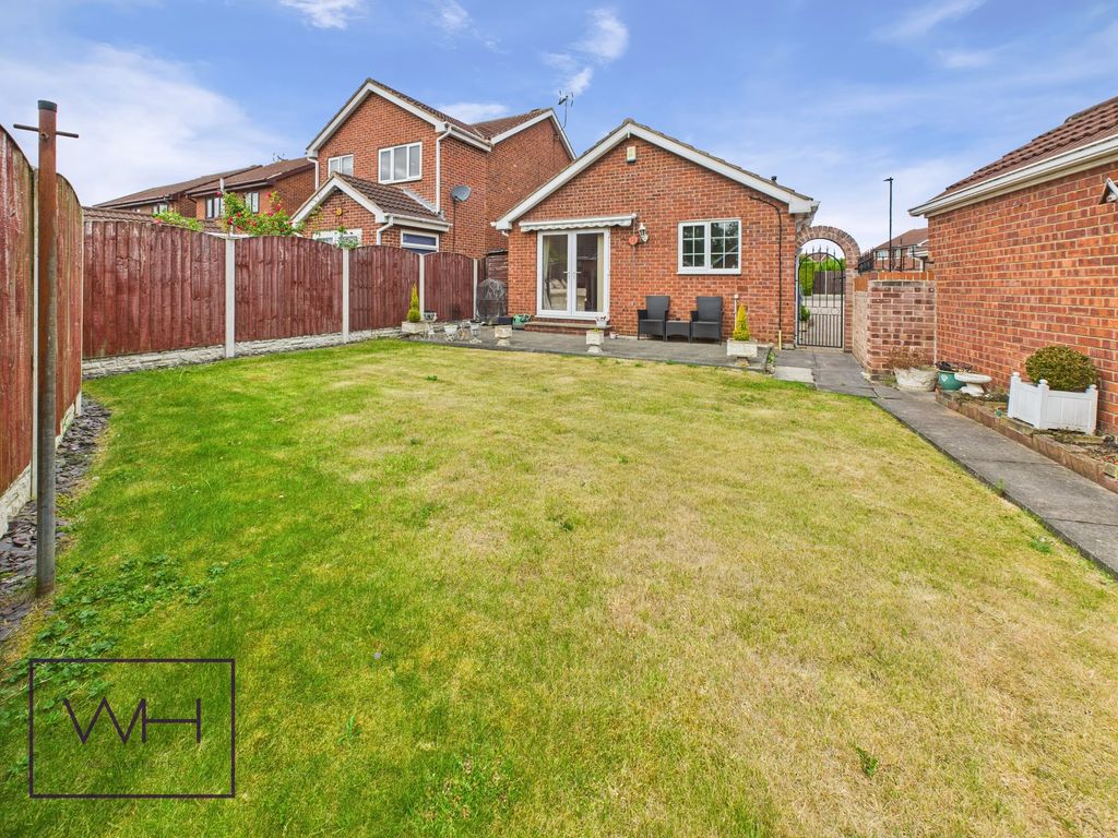Property photo 2 of 19 Cam03785G0-Pr0262-Still013