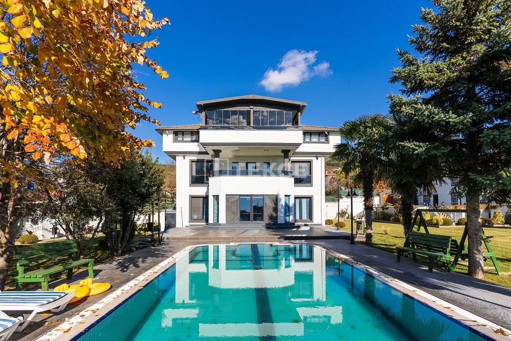 Property photo 1 of 49