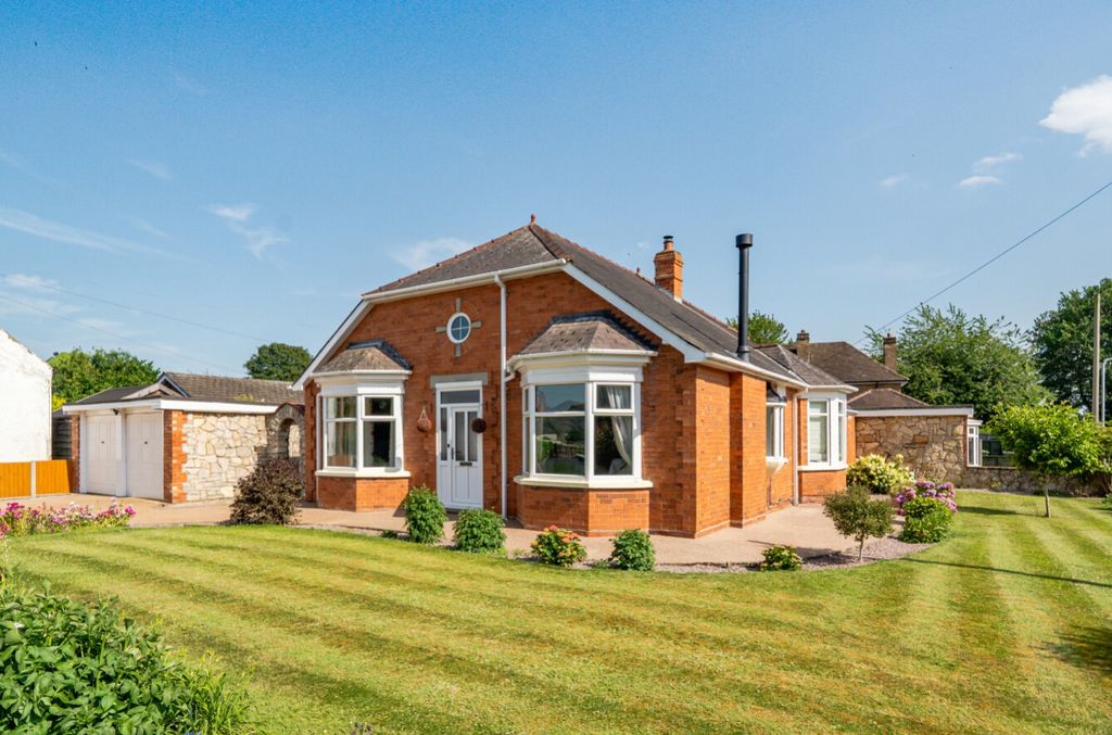 Property photo 1 of 34 1483490-24-6A3Ac6A9B8766