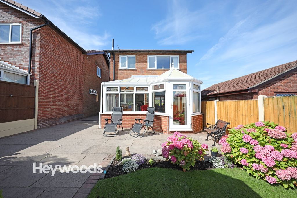 Property photo 2 of 44