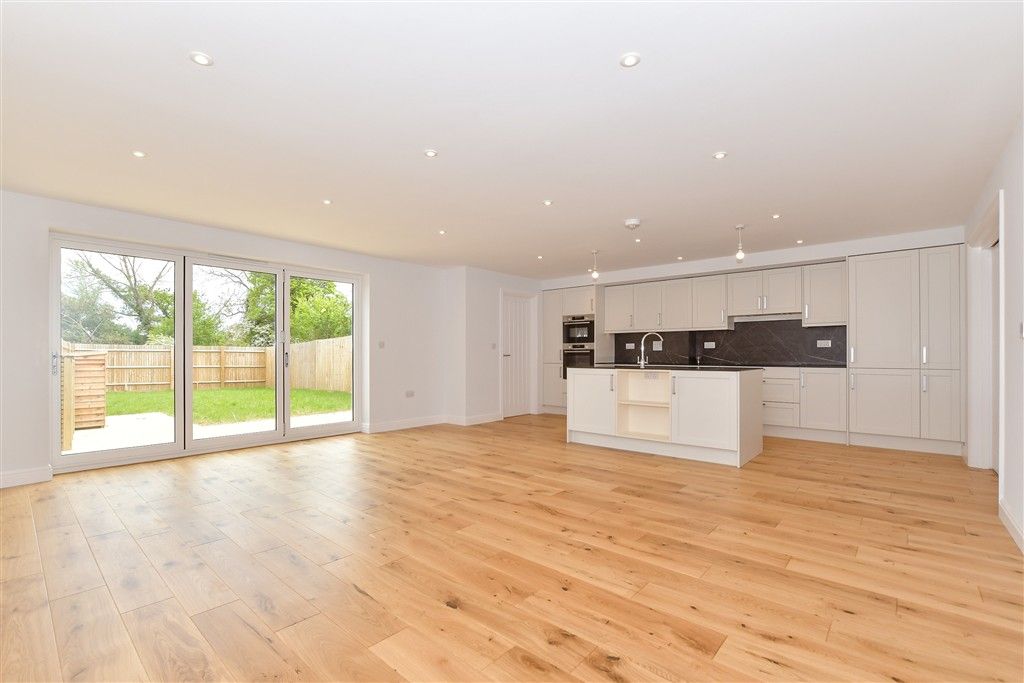 Property photo 3 of 22 Kitchen/Dining Room