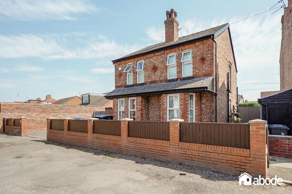 Property photo 1 of 35 14 Cambridge New Externals-9.Jpg