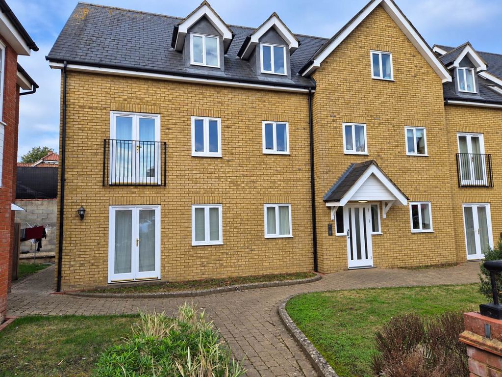 Property photo 1 of 10 Stamford Yard