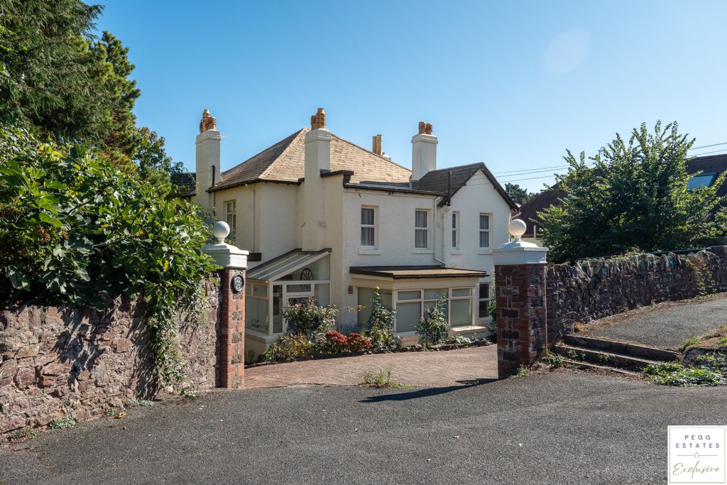 Property photo 3 of 43
