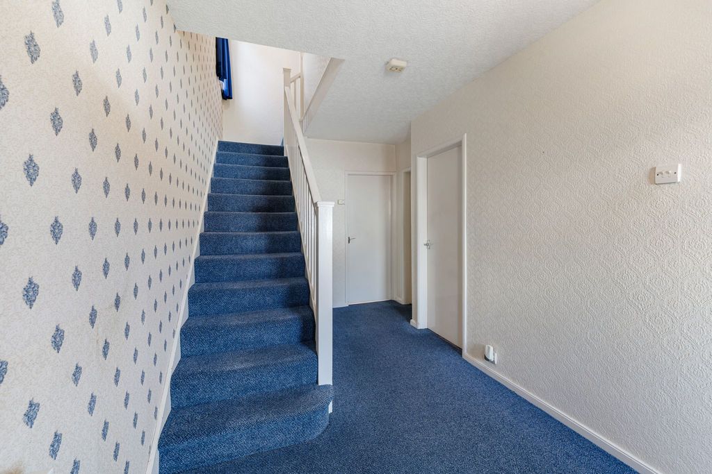 Property photo 3 of 30 Photograph 5