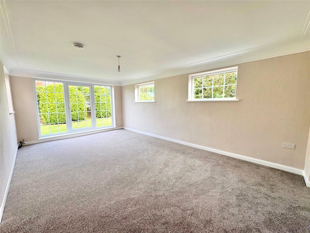 Property photo 2 of 21 Picture No. 18