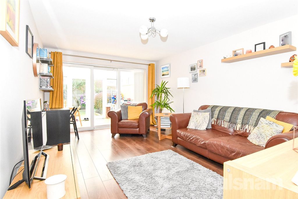 Property photo 3 of 20 Picture No. 32