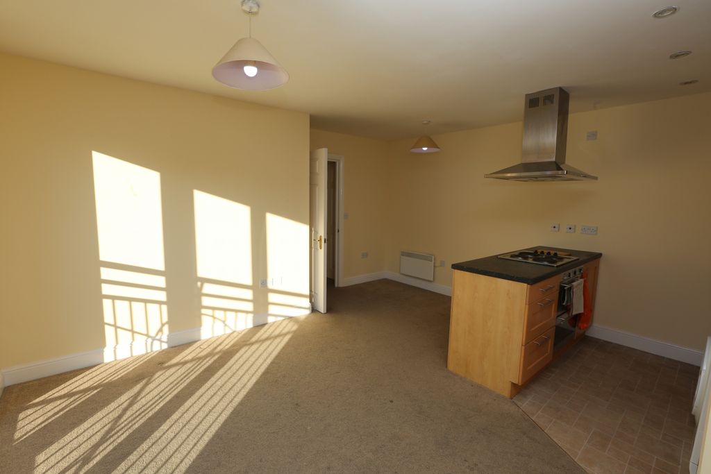 Property photo 3 of 8 Gallery