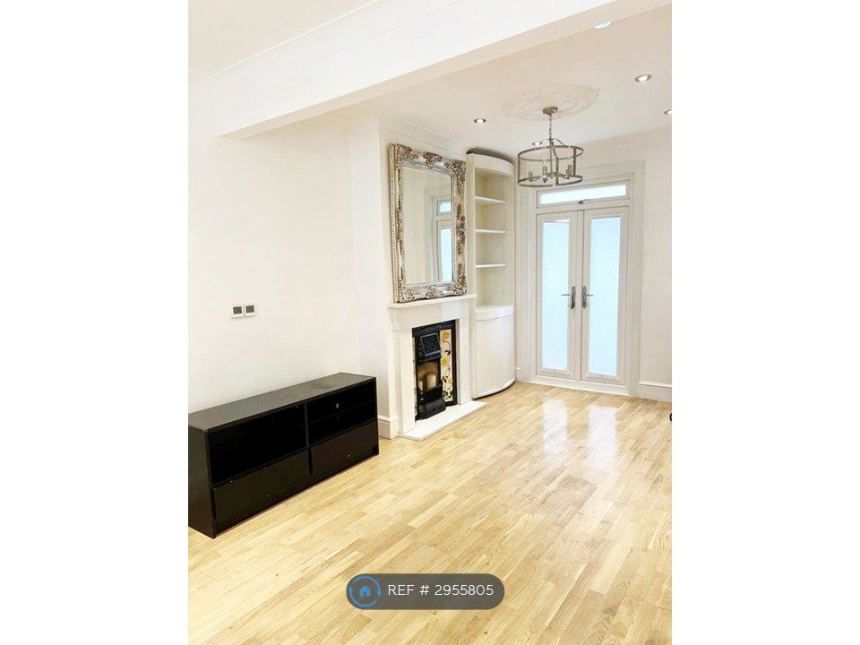 Property photo 3 of 16 Dining Room