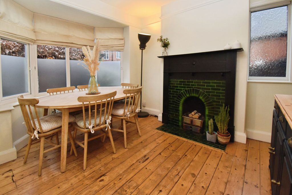 Property photo 3 of 19 Dining Room